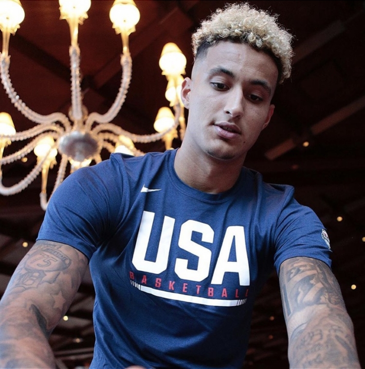 拉卡泽特回到酋长球场，观看并解说枪手对阵拜仁的比赛（拉卡泽特重返酋长，现场解说阿森纳大战拜仁）