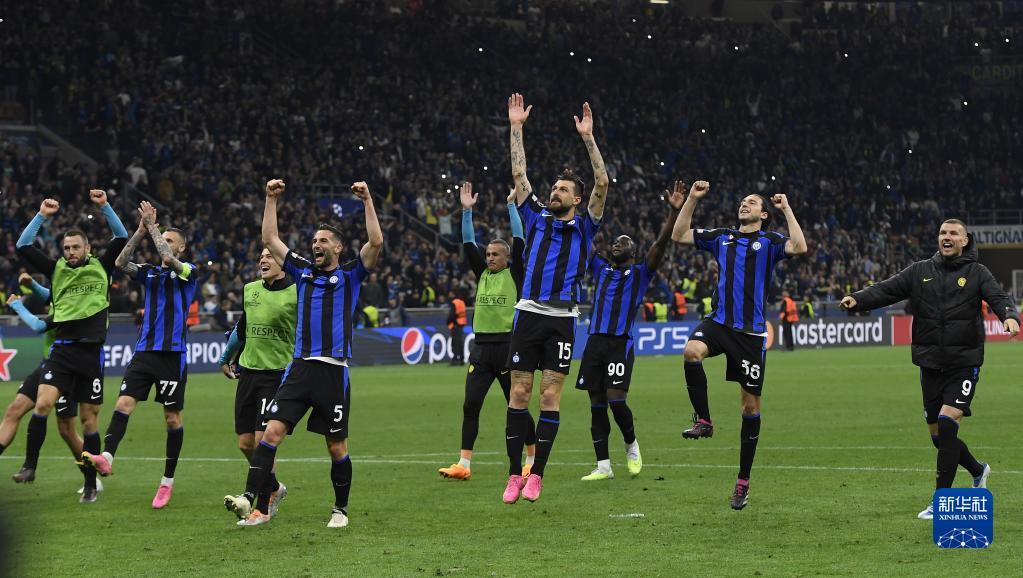 环球足球奖年度最佳教练候选：恩里克、斯洛特、弗里克在列（环球足球奖年度最佳教练提名公布：恩里克、斯洛特、弗里克入选）