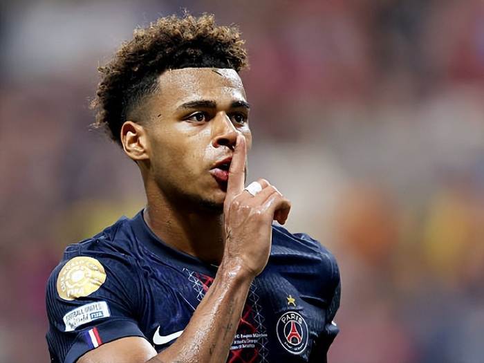 梅西职业生涯获得13座联赛冠军：西甲10冠、法甲2冠、美职联1冠（梅西生涯收获13座联赛桂冠：西甲10冠、法甲2冠、美职联1冠）