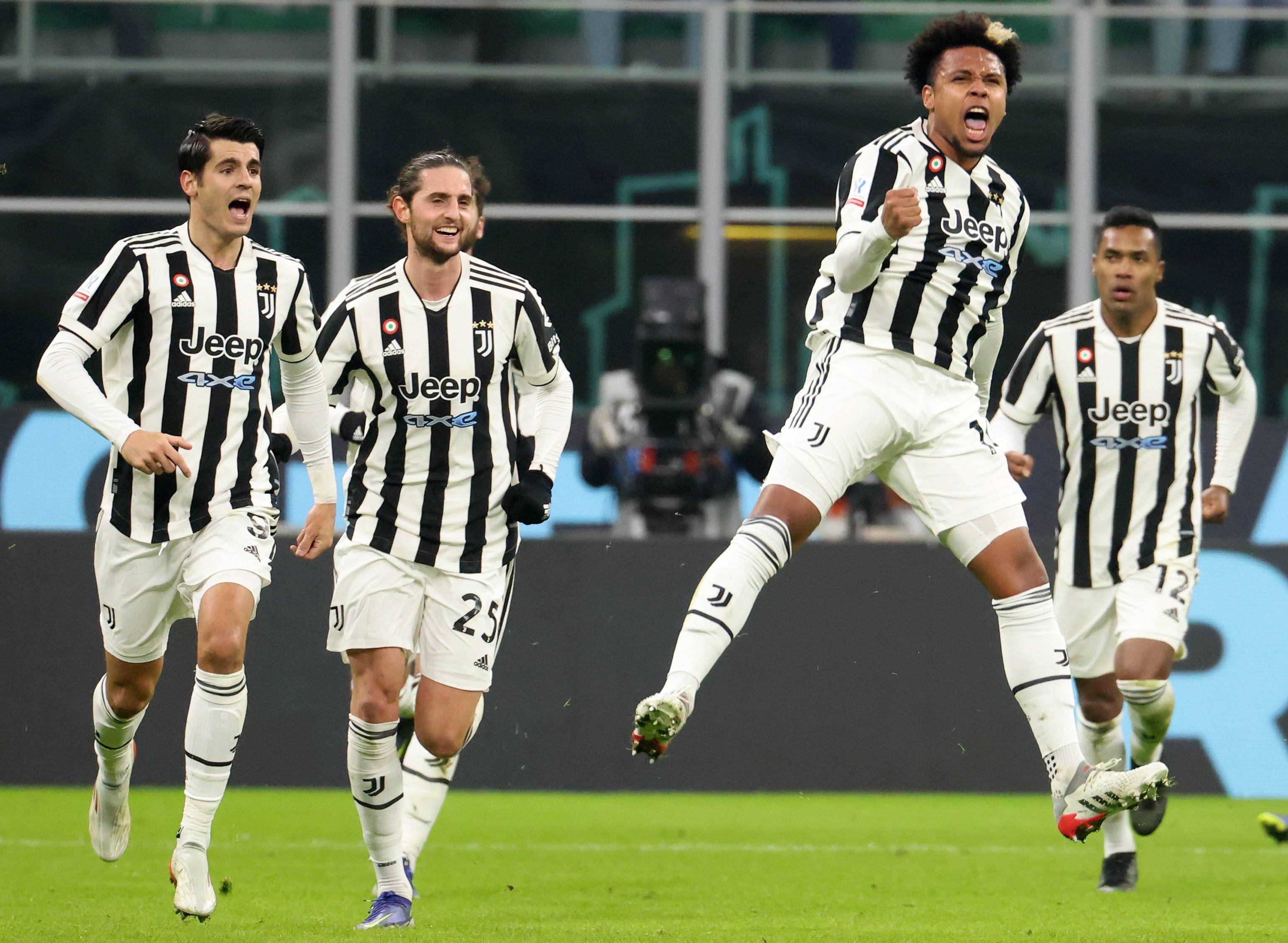 罗马3-1客胜克雷莫内塞登顶意甲，苏莱、埃文-弗格森、利马破门（罗马客场3-1力克克雷莫内塞登顶意甲，苏莱、埃文-弗格森、利马相继破门）