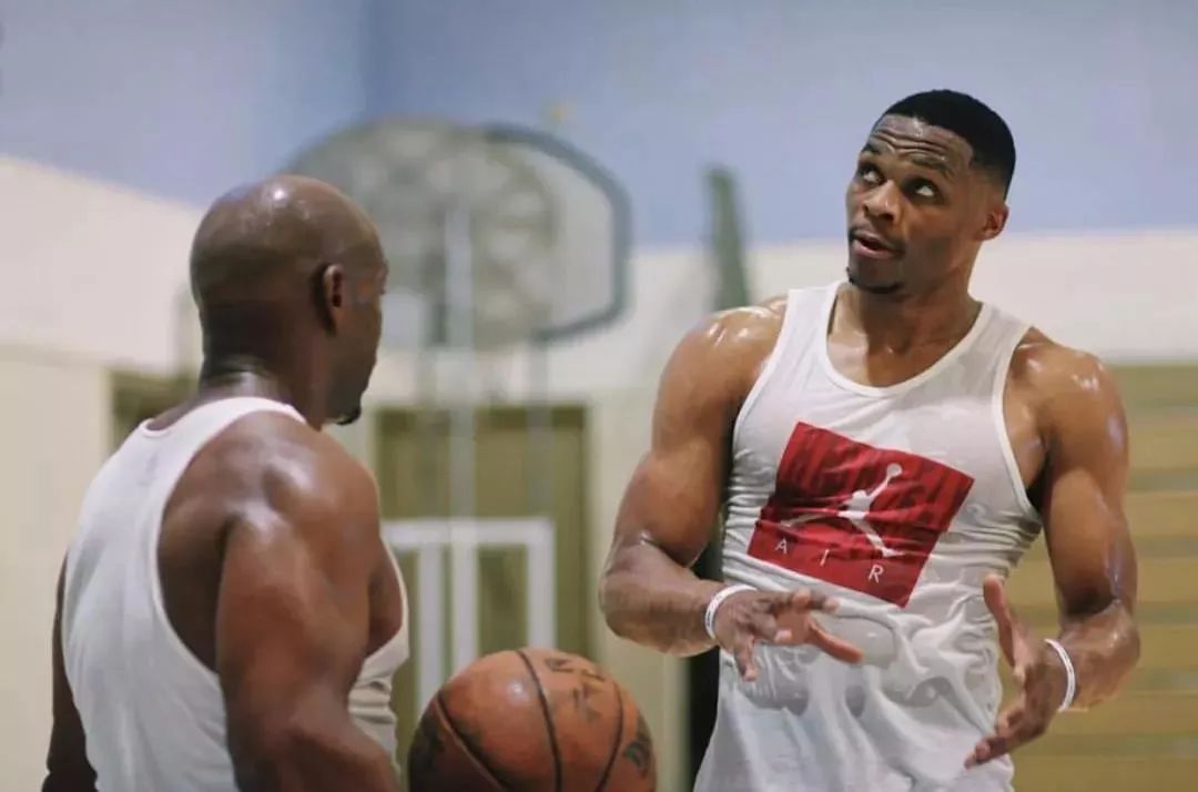 阿尔贝托：在卡塔尔是另一种生活，我认为我做出了正确的选择（阿尔贝托：卡塔尔的生活截然不同，我相信自己做出了正确的决定）