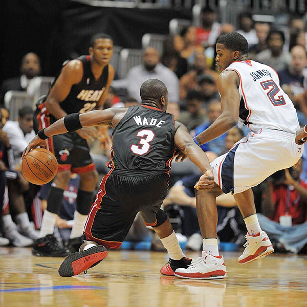 981分钟，卡雷拉斯本赛季出场时间为皇马非门将球员最多（皇马本季非门将出场时间榜：卡雷拉斯以981分钟领跑）