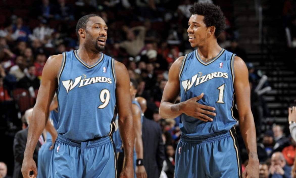 乌加特首发近7场英超全部失利，是曼联历史首发球员最长连败记录（乌加特英超近7次首发全败，创曼联队史首发连败最长纪录）