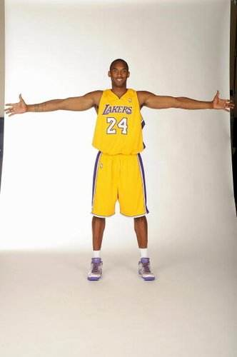 自弗里克后首位，齐沃执教生涯前四场欧冠全部获胜（齐沃欧冠执教前四战全胜，成为弗里克后首人）