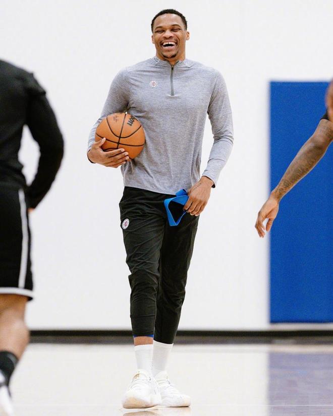 世体：奥布拉克伤情不严重，但穆索已为赛季首秀做好准备（世体：奥布拉克伤势无大碍，穆索已准备迎来赛季首秀）