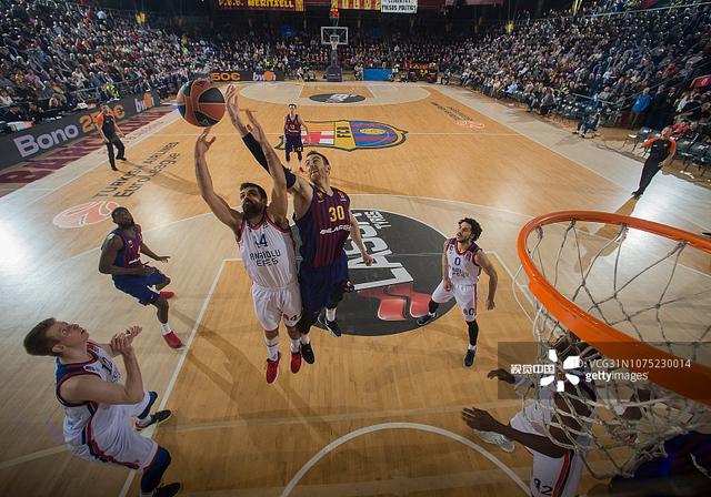 意媒：小斯坦科维奇获比利时联赛十月最佳球员，国米密切关注（意媒：小斯坦科维奇当选比甲十月最佳，国米正持续跟进）